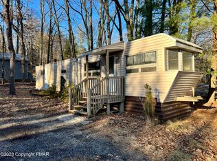 3 Appletree Ln, Effort, PA 18330