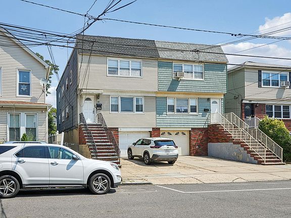 2nd image of 105 Evergreen St