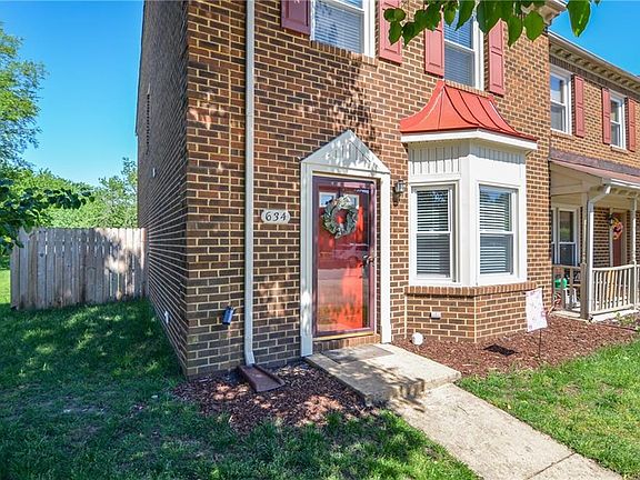 4th image of 634 Creekside Ct