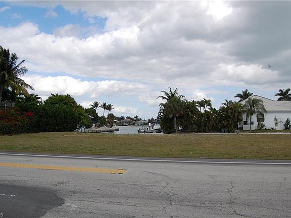4th image of 970 Daisy Ct Lot 1