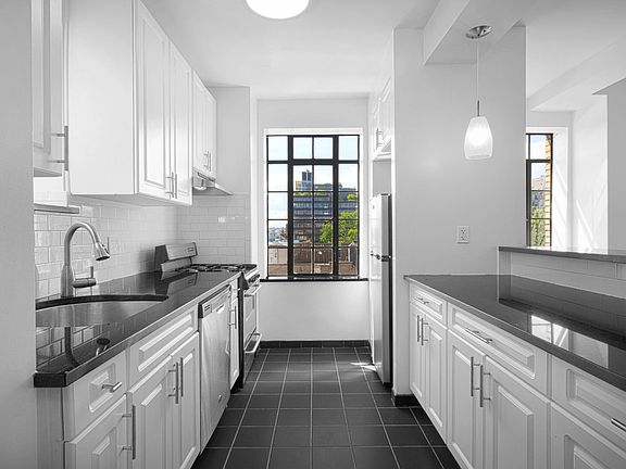 4th image of 433 W 21st St APT 8D