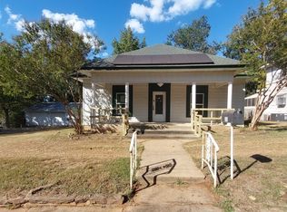 307 E Lowery St, Hugo, OK 74743