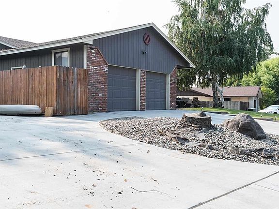 2nd image of 1442 Amon Dr