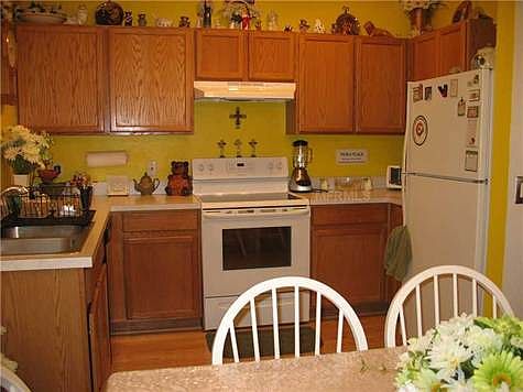 4th image of 2569 Sedgefield Ave