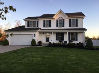 36 Cedarbrook Dr, Lancaster, NY 14086