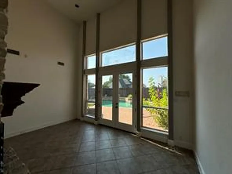 1100 Hunters Creek Dr — Photo 31