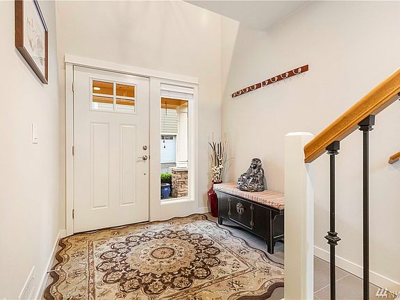 Huge foyer!
