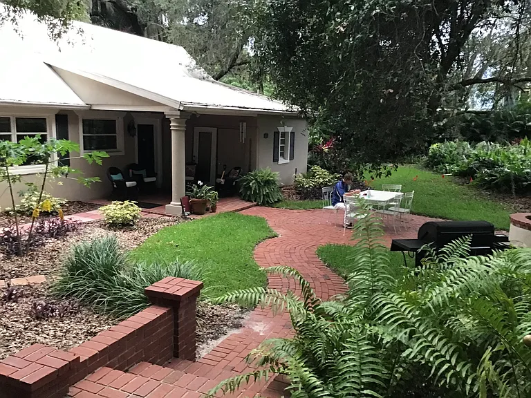 Carolina Ave — Photo 3