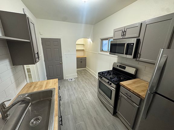 5th image of 1680 N Van Buren St #1