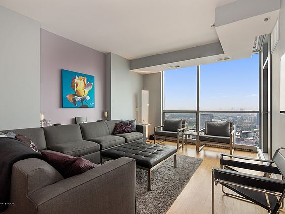 2nd image of 303 W Ohio St APT 3609