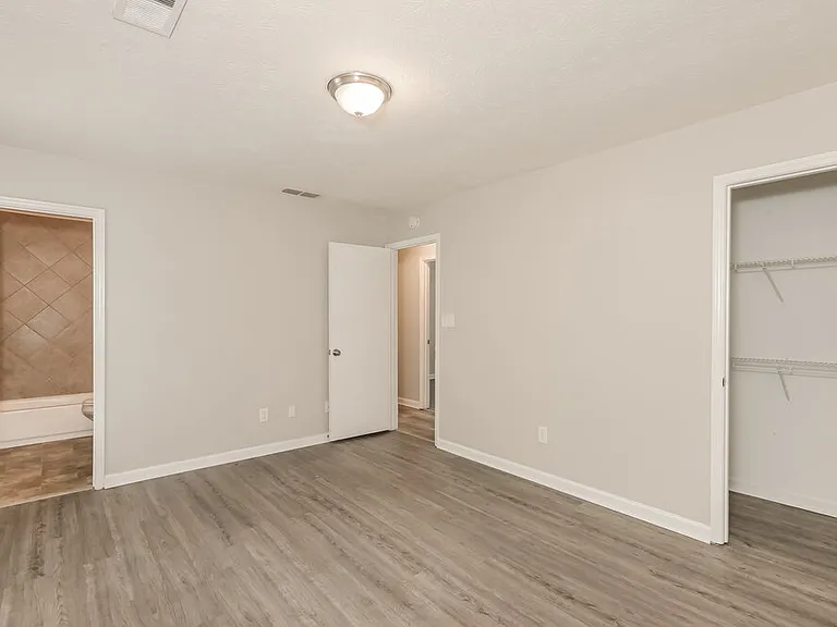 401 Sherwood Oaks Rd — Photo 9