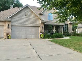 2313 Lake Crest Dr, Springfield, IL 62712