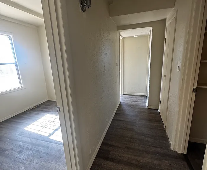 376 W Columbia St — Photo 16