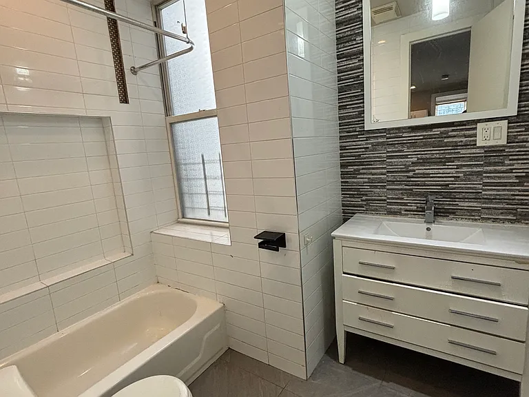 901 Saint Johns Pl #1B — Photo 8