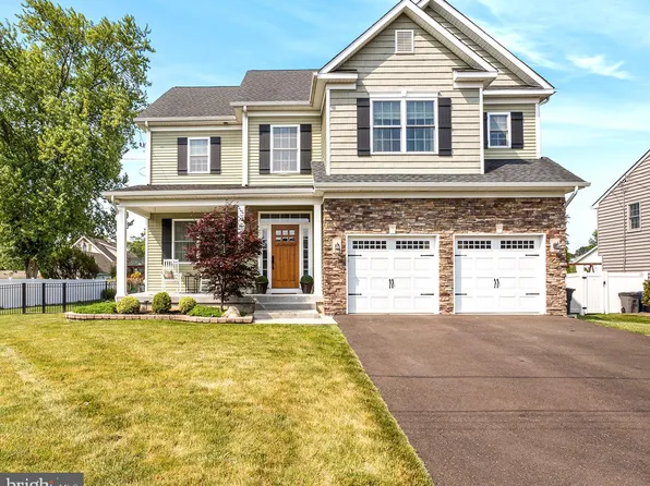 406 Adams Ave, Langhorne, PA 19047