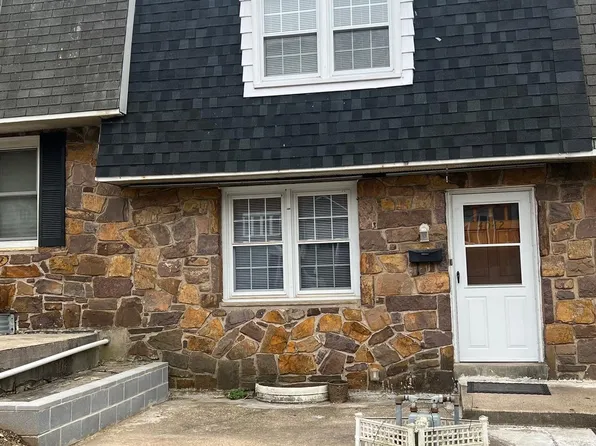 4042 Gideon Rd, Brookhaven, PA 19015