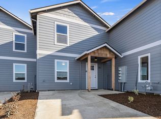 213 Dano Dr, Phoenix, OR 97535