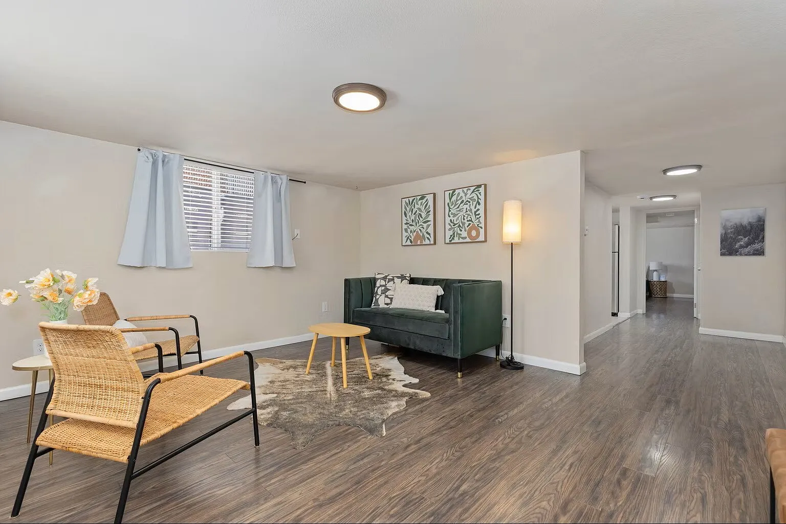 1 bed, 1.0 bath, 904 sqft, $1,700 — Photo 2