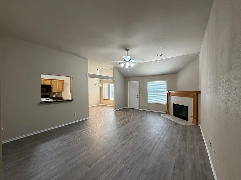 1214 Northern Hills Ln — Photo 9