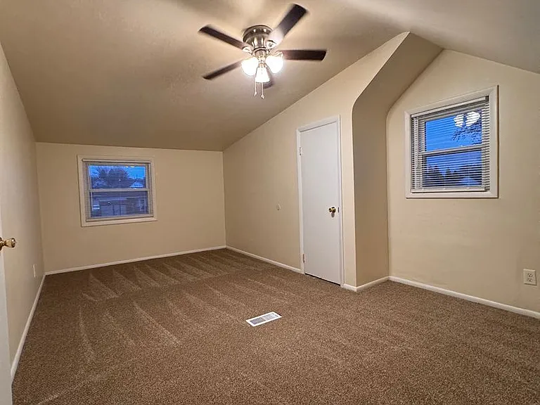 1079 North Ave — Photo 3