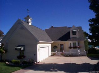 1401 Oakland St, Saint Clair, MI