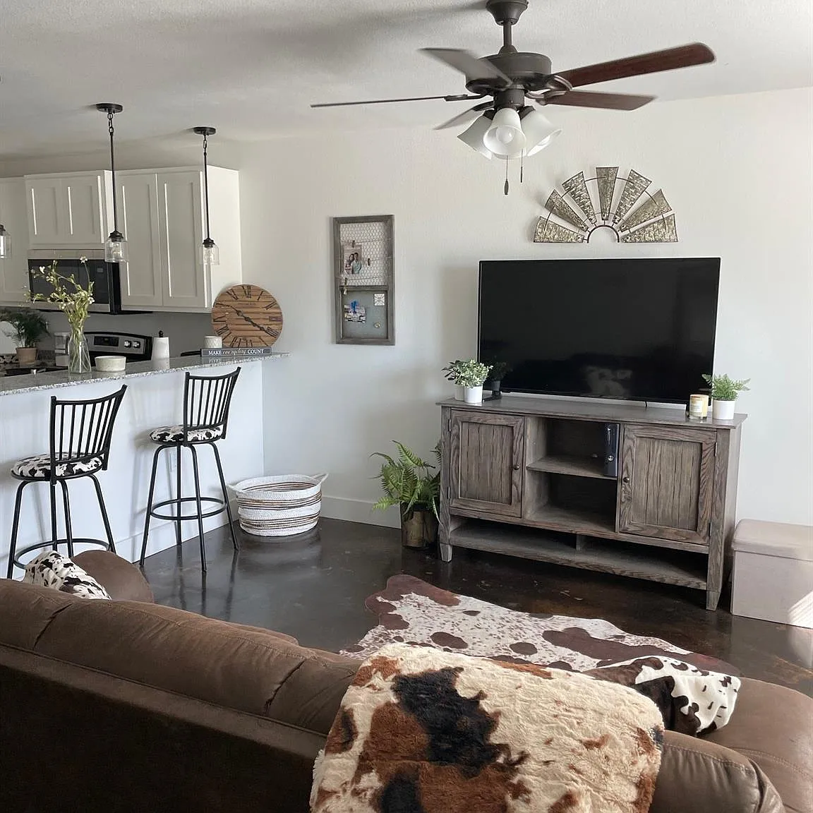 3 bed, 1300 sqft, $750 — Photo 3
