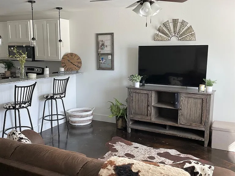 1-422 S Garrett Ct — Photo 3