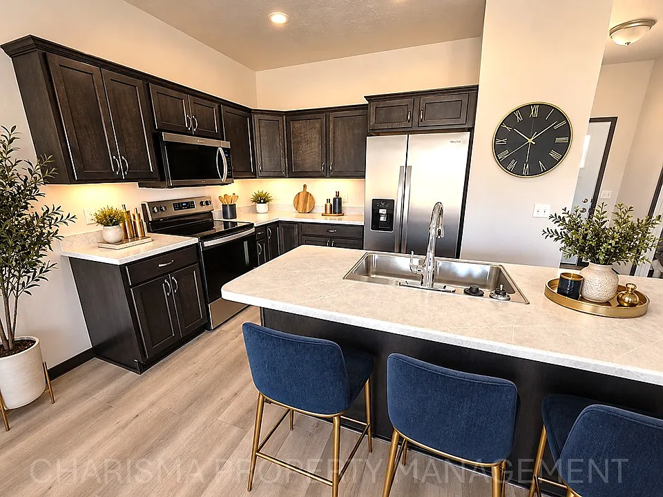 Tunis Drive Townhomes — Photo 4