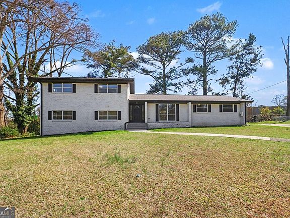 2nd image of 2824 Tralyn Ct