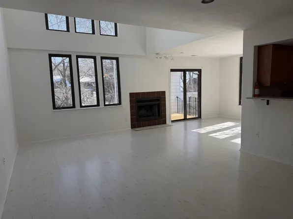 798 Spinnaker Court image 1 of 33