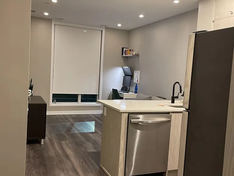 95 Dundas St W #113 — Photo 6