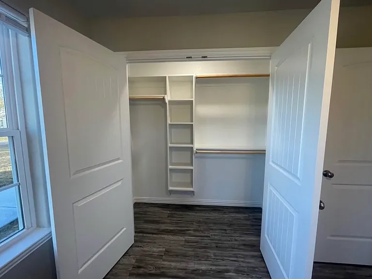 1309 W Texas St — Photo 13