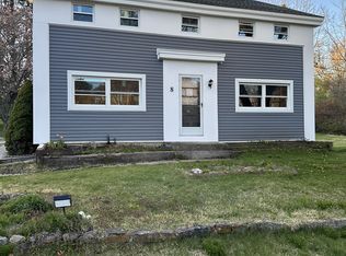 8 Lake Ct FLOOR 1, Ashaway, RI 02804