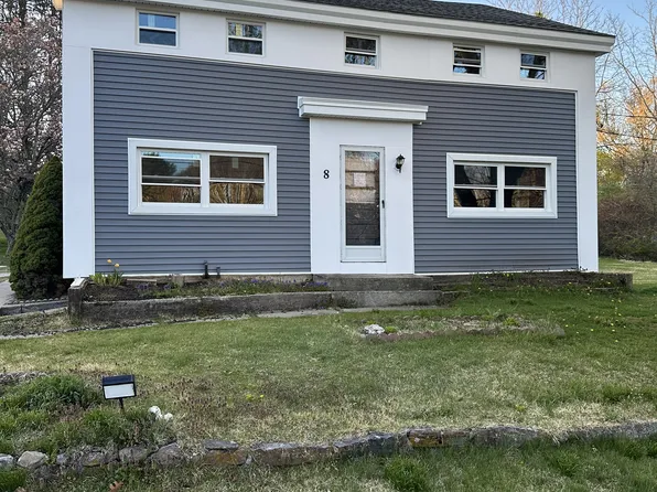 8 Lake Ct, Ashaway, RI