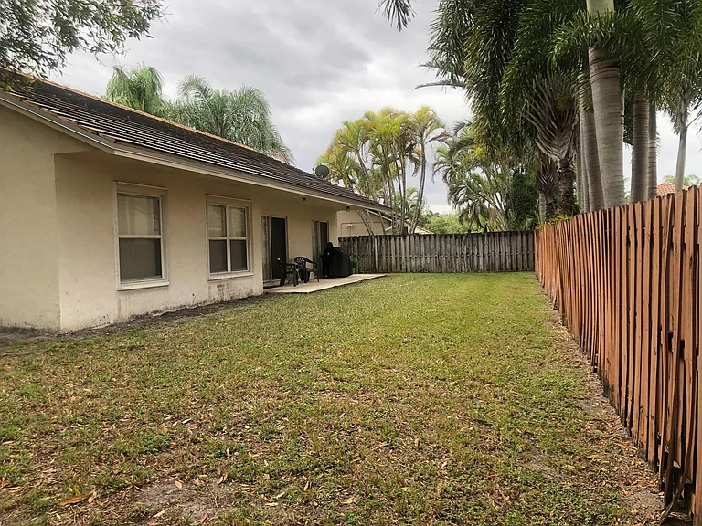 4703 NW 75th Pl — Photo 13
