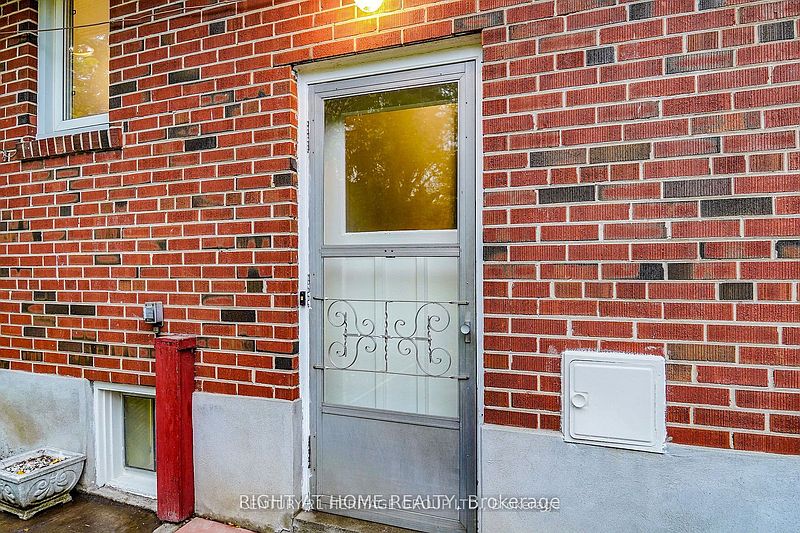 Toronto House for rent - 4 Bedrooms — photo 22