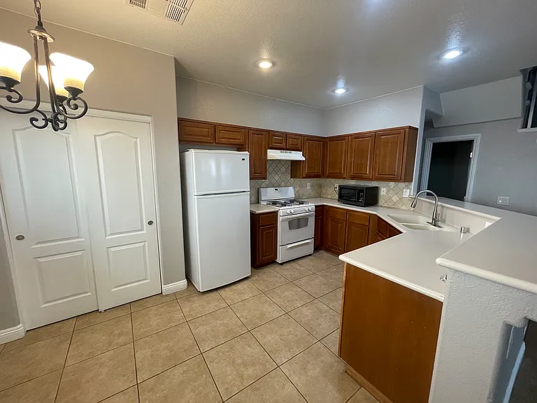 1142 Grass Pond Pl #102 — Photo 11