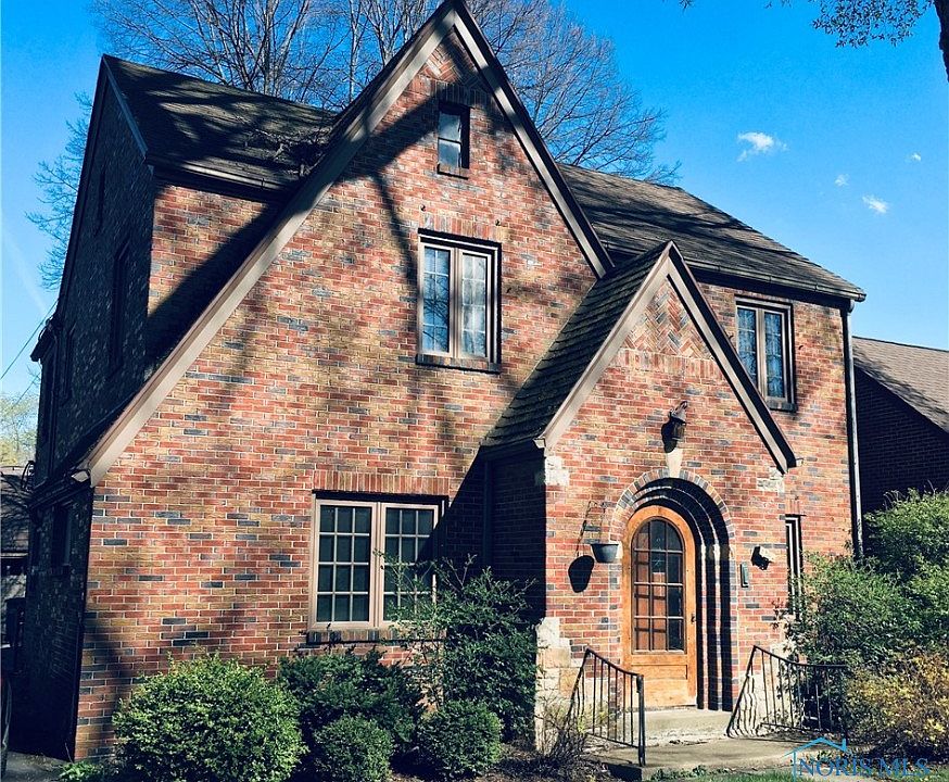 2438 Densmore Dr, Toledo, OH 43606 Zillow
