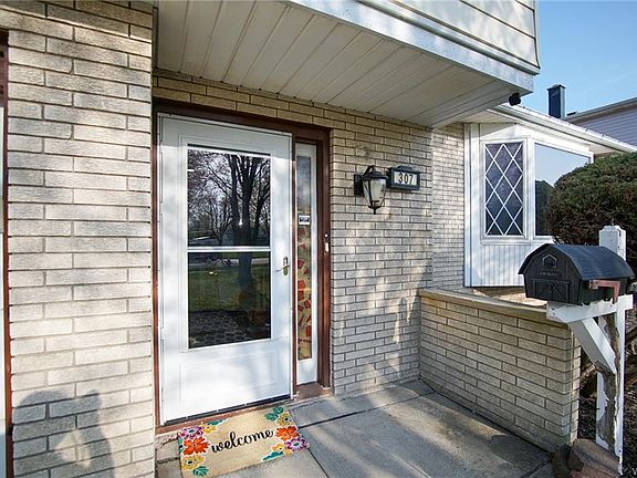 3rd image of 307 Curtis Pkwy