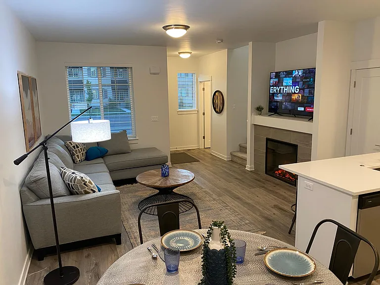 2532 NE Purcell Blvd — Photo 8