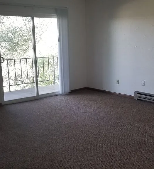 735 NE Maple St — Photo 31