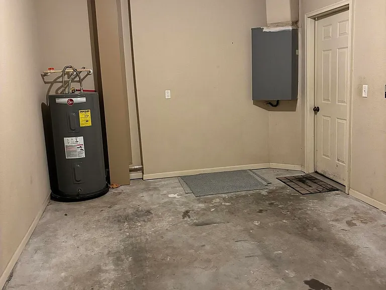 1101 Baldwin Rowe Cir — Photo 24