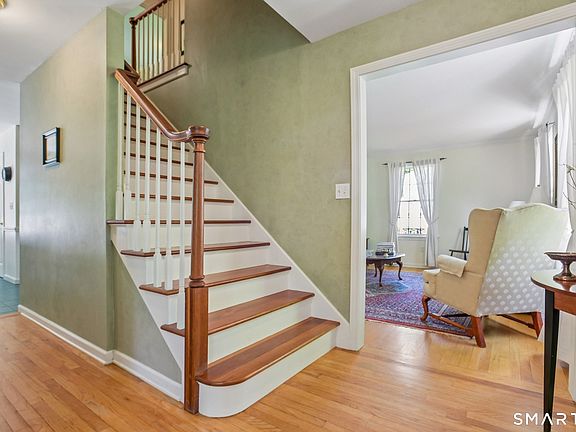 4th image of 34 Spring Rock Road