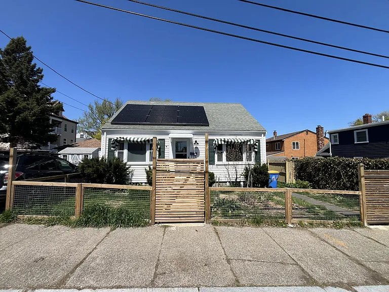 106 Centre St — Photo 2