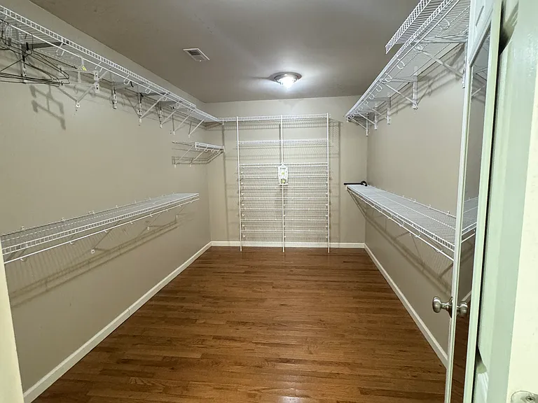 1052 Brownsboro Rd — Photo 15