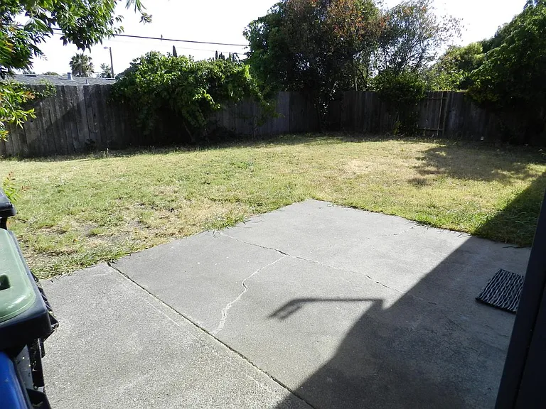 541 Pacific Ave — Photo 20
