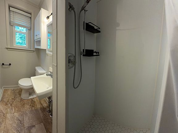 3rd image of 10463 Jonestown Rd APT 1