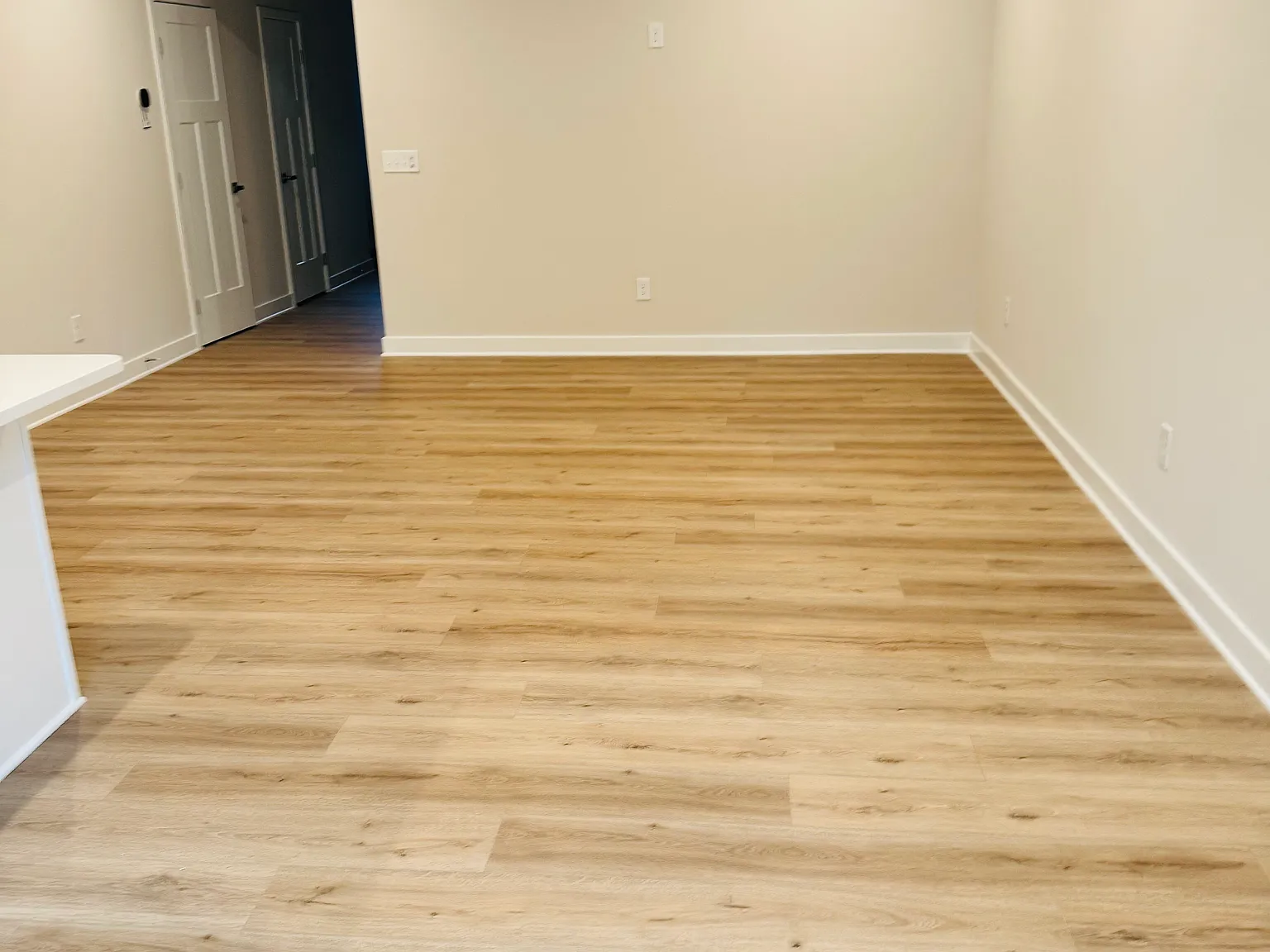 318 Lograto Ln — Photo 4