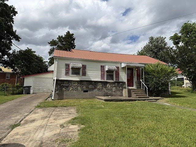 1st image of 1505 Lawndale Ave