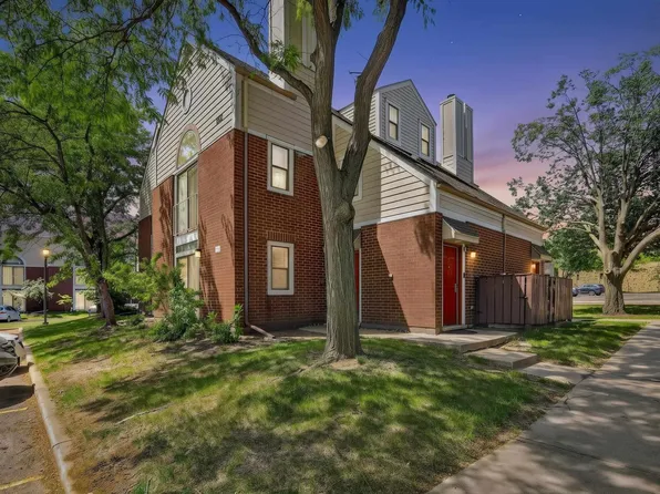 545 Donofrio Dr Unit 8, Madison, WI 53719